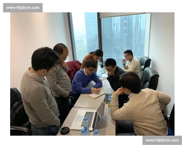 如何通过经典比赛事例解析团队协作与个人突破的完美结合 如何通过经典比赛事例解析团队协作与个人突破的完美结合